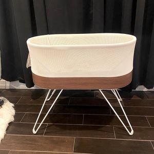 Snoo Smart Sleeper Bassinet